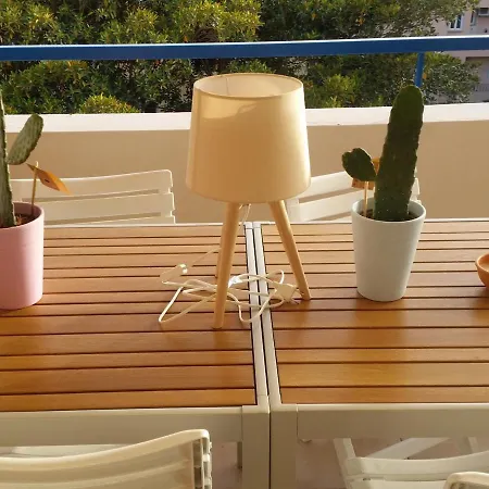 Climatise Avec Terrasse, Parking Et Alcove - Centre De Menton, Proche Plages Et Commerces - Fr-1-196-191 *