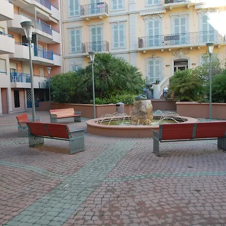 Climatisé Avec Terrasse, Parking Et Alcôve – Centre De Menton, Proche Plages Et Commerces - Fr-1-196-191 * Mentone