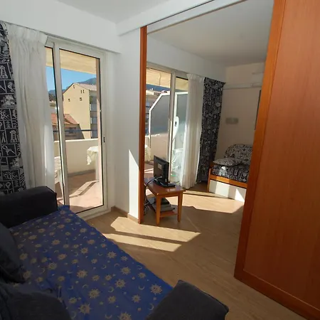 Climatise Avec Terrasse, Parking Et Alcove - Centre De Menton, Proche Plages Et Commerces - Fr-1-196-191 Apartment