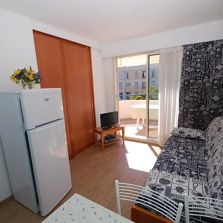 Climatise Avec Terrasse, Parking Et Alcove - Centre De Menton, Proche Plages Et Commerces - Fr-1-196-191 Apartment *